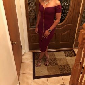 Fashion Nova shoulders off dress